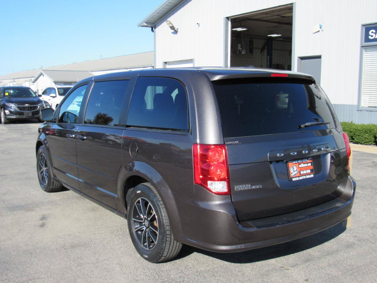 Used 2015 Dodge Grand Caravan SXT FWD image 4