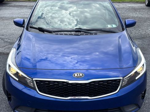 Used 2017 Kia Forte LX FWD image 2