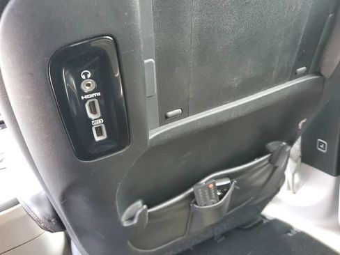Used 2018 Chrysler Pacifica Touring-L Plus FWD image 33