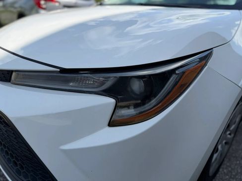 Used 2020 Toyota Corolla LE FWD image 19