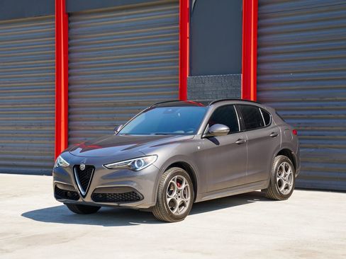 Used 2022 Alfa Romeo Stelvio Ti image 1