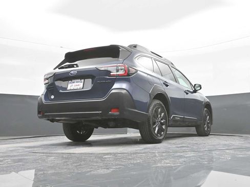 Used 2025 Subaru Outback Onyx Edition AWD/4WD image 41