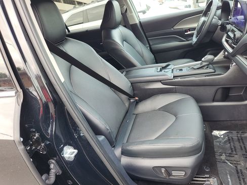 Certified 2025 Toyota Grand Highlander AWD image 35