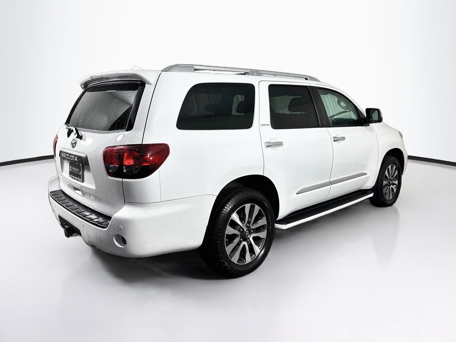 Used 2020 Toyota Sequoia Limited w/ Safety & Convenience Package AWD/4WD image 7
