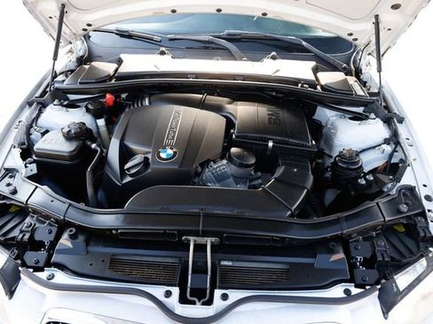 Used 2011 BMW 335i Convertible image 23