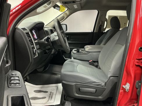 Used 2018 RAM 1500 Express AWD/4WD image 8