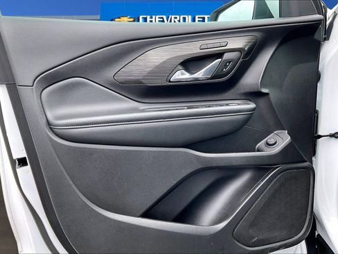 Used 2024 GMC Terrain SLT image 20