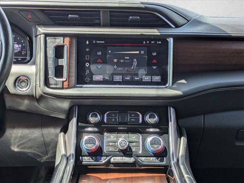 Used 2023 GMC Yukon XL Denali Ultimate AWD/4WD image 17