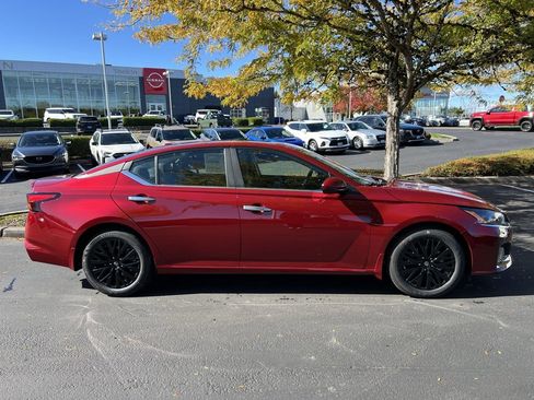 New 2025 Nissan Altima 2.5 SV w/ SV Special Edition Package image 7