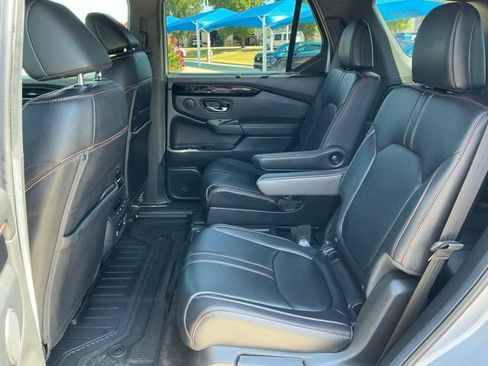 Certified 2025 Honda Pilot TrailSport image 10