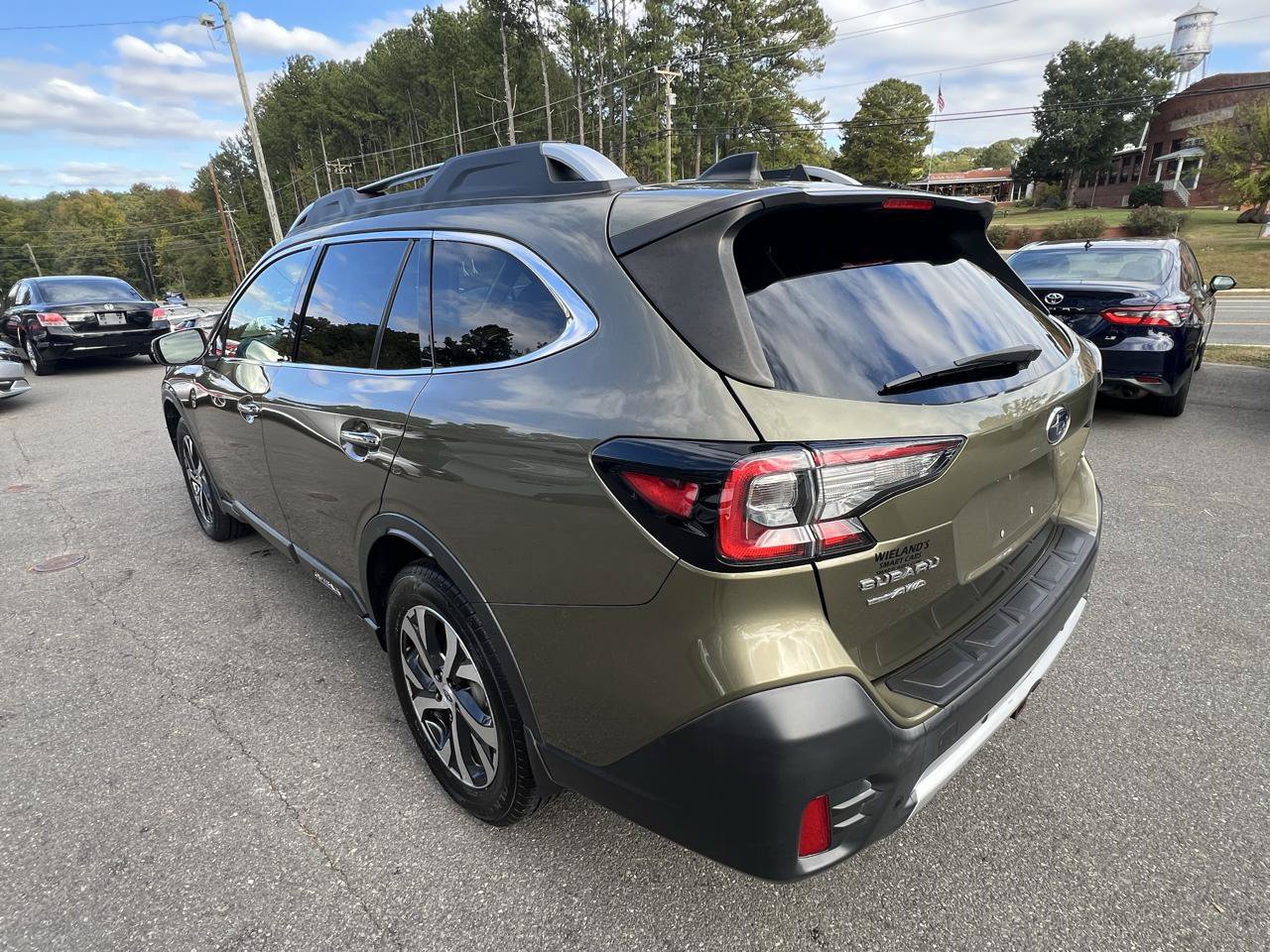 Used 2021 Subaru Outback Touring XT AWD/4WD image 3