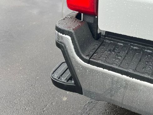 Certified 2024 Ford F250 XLT image 8