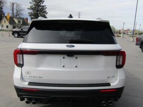 Used 2025 Ford Explorer Platinum w/ Ultimate Package image 5