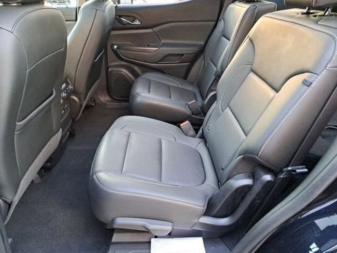 Used 2021 GMC Acadia SLT w/ Elevation Edition image 11