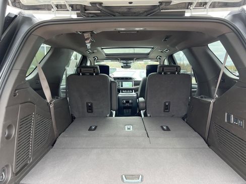 Used 2024 GMC Yukon Denali w/ Advanced Technology Package AWD/4WD image 18