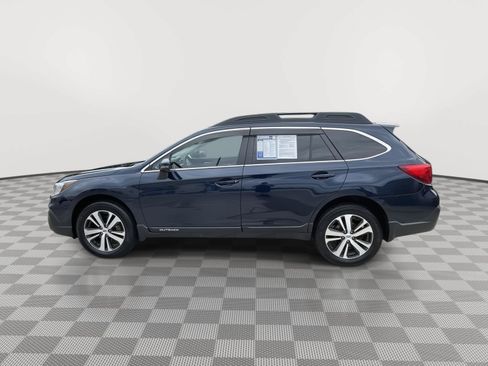 Used 2018 Subaru Outback 2.5i Limited AWD/4WD image 10