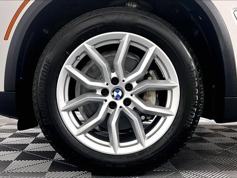 Used 2022 BMW X5 xDrive40i w/ Premium Package AWD/4WD image 8