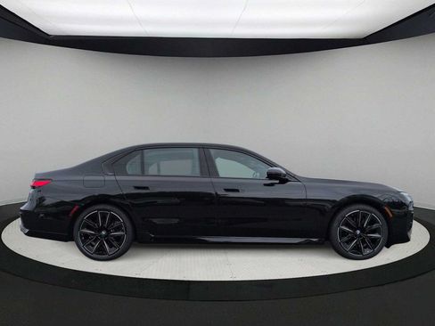Used 2023 BMW 760i xDrive AWD/4WD image 9