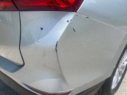 Used 2021 Chevrolet Equinox LS FWD image 26