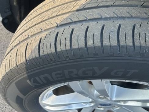 Used 2023 Ford Explorer XLT w/ Equipment Group 202A image 4