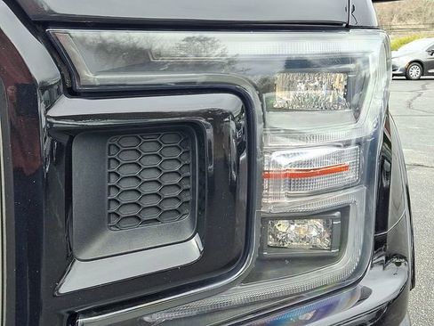 Used 2019 Ford F150 Lariat w/ Equipment Group 502A Luxury AWD/4WD image 9