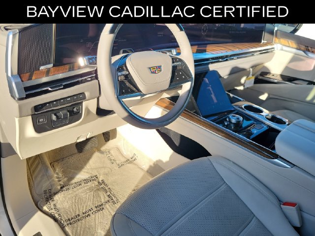Used 2025 Cadillac Escalade Premium Luxury Platinum AWD/4WD image 26