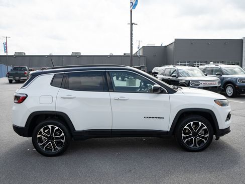 Used 2024 Jeep Compass Limited AWD/4WD image 11