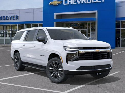 New 2026 Chevrolet Suburban LS w/ LS Custom Edition AWD/4WD image 7