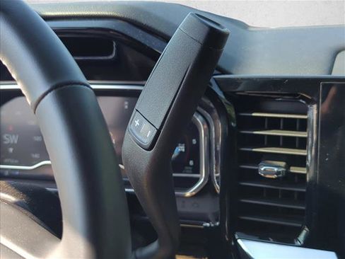 Used 2025 GMC Sierra 2500 SLE w/ SLE Value Package; image 13