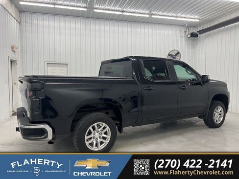 Used 2022 Chevrolet Silverado 1500 LT image 2