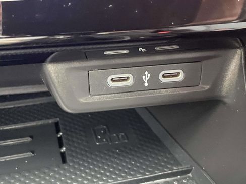 Used 2025 Volkswagen Jetta SE image 34