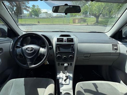 Used 2013 Toyota Corolla LE FWD image 10