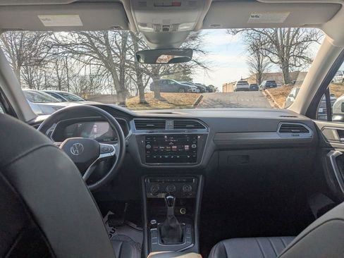 Used 2024 Volkswagen Tiguan SE image 24