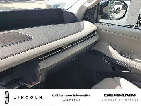 New 2025 Lincoln Navigator Reserve image 33