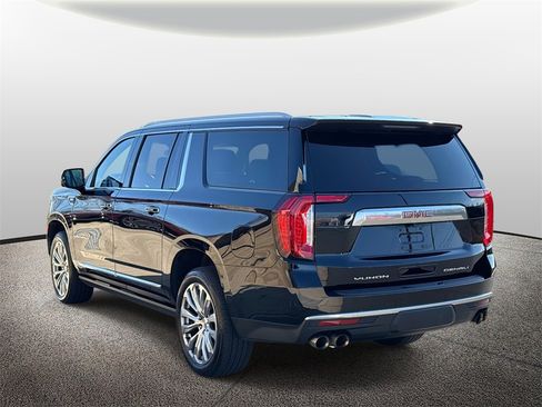Used 2022 GMC Yukon XL Denali image 6