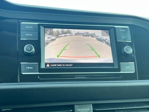 Used 2024 Volkswagen Jetta SE image 23