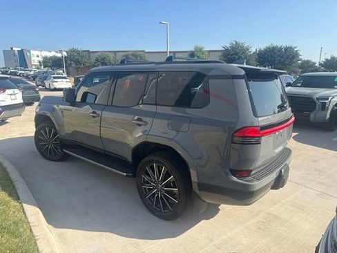 Used 2025 Lexus GX 550 AWD/4WD image 4