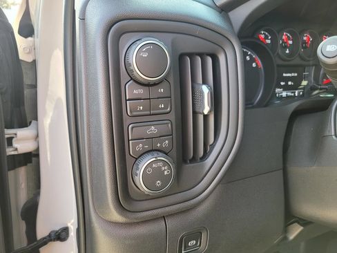Used 2026 Chevrolet Silverado 1500 Custom Trail Boss w/ Turbomax Blackout Package AWD/4WD image 21