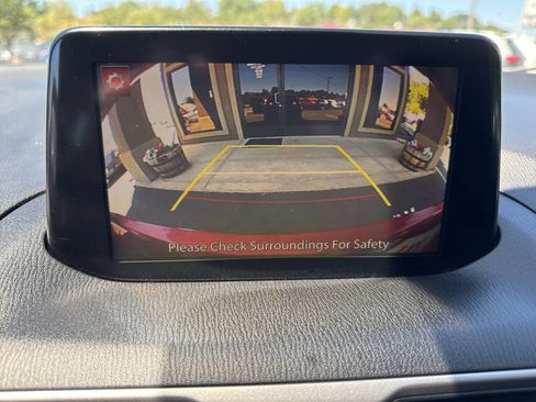 Used 2017 MAZDA MAZDA3 Touring image 13