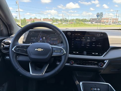Used 2026 Chevrolet Equinox LT w/ Convenience Package II AWD/4WD image 13