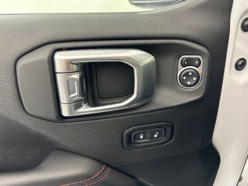 Used 2023 Jeep Wrangler Unlimited Rubicon w/ LED Lighting Group AWD/4WD image 16
