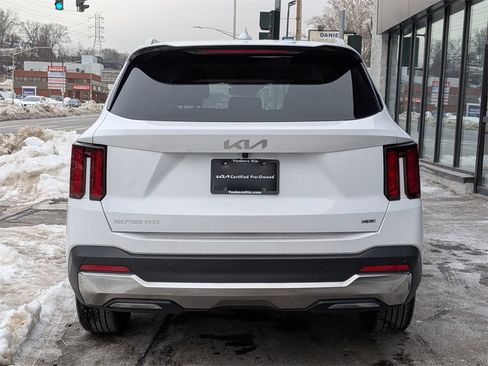Certified 2025 Kia Sorento S image 7