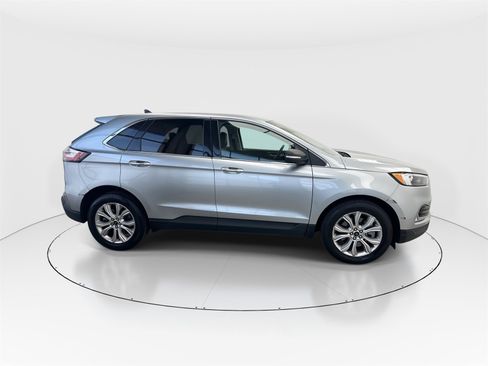 Used 2024 Ford Edge Titanium image 9