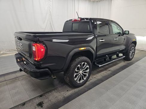 Used 2024 GMC Canyon Denali image 7