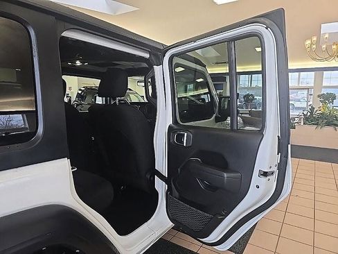 Used 2022 Jeep Wrangler Unlimited Sport image 31