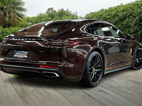 Used 2019 Porsche Panamera w/ Premium Package image 2