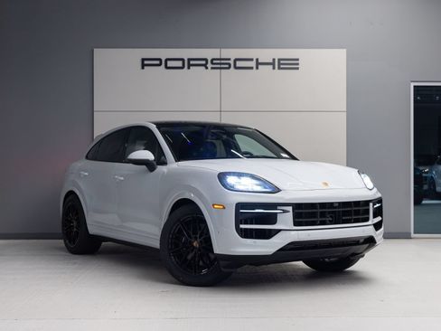 Certified 2026 Porsche Cayenne Coupe AWD/4WD image 9