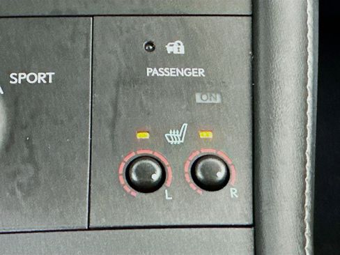 Used 2011 Lexus CT 200h image 26