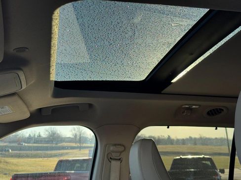 Used 2023 Ford Explorer Platinum w/ Technology Package image 28