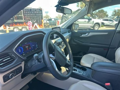 Used 2022 Ford Escape SEL w/ Technology Package image 19